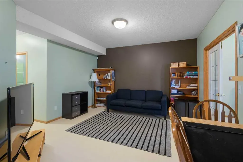 212 Hampstead Gardens NW