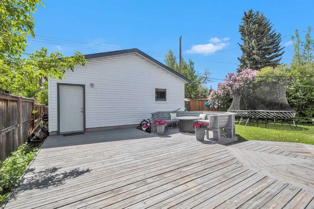 300 Sackville Drive SW