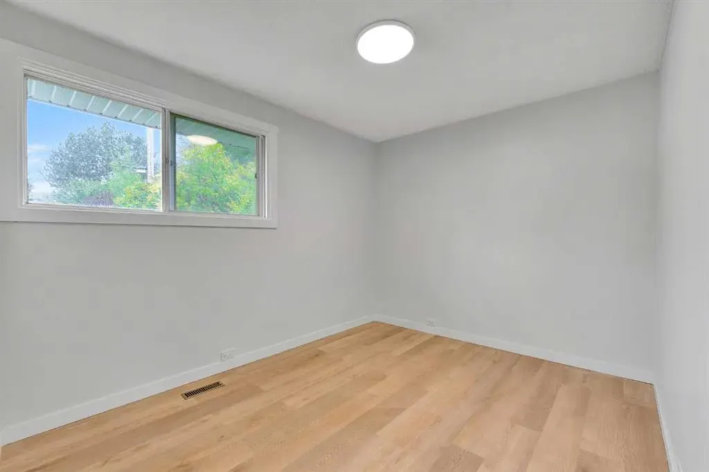 300 Sackville Drive SW