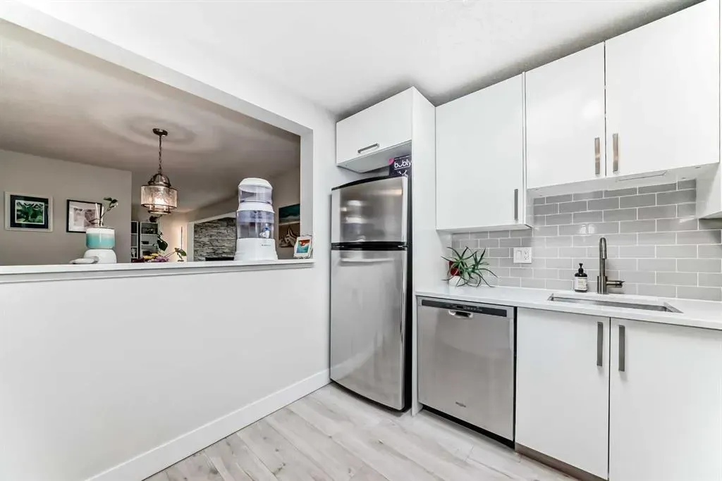 2114 17 Street SW, #403