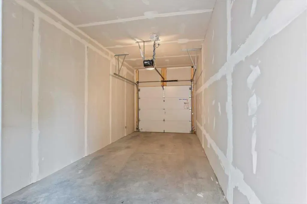 1825 27 Avenue SW, #4