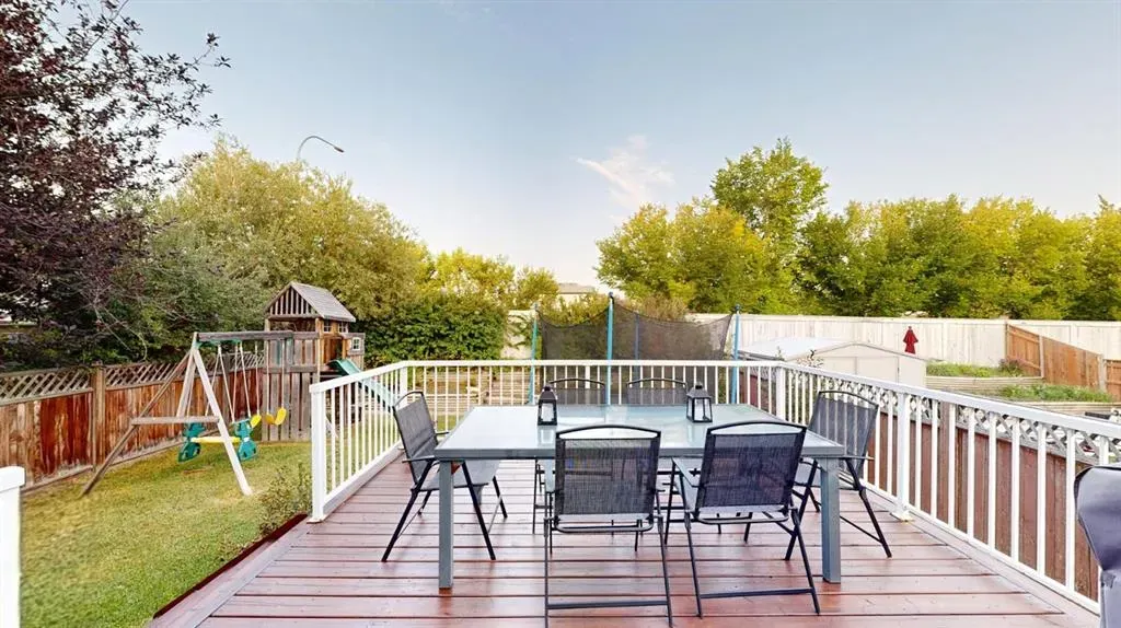 70 Crystalridge Close
