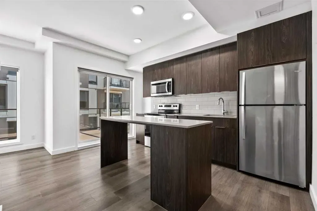 455 1 Avenue NE, #304