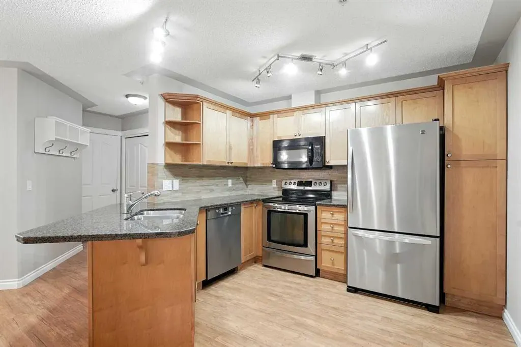 345 Rocky Vista Park NW, #105