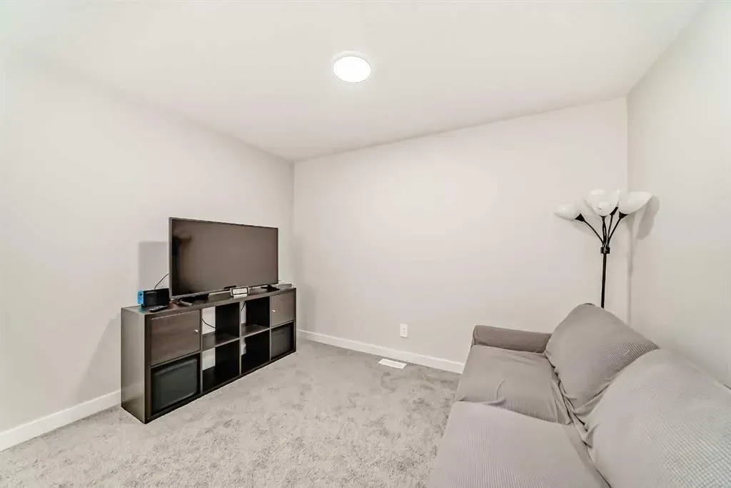 95 Heirloom Boulevard SE
