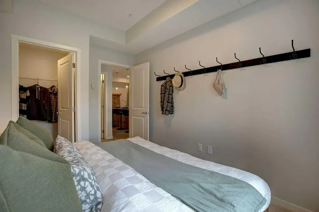 245 Edith Place NW, #409
