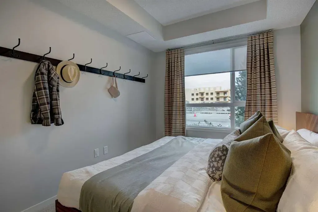 245 Edith Place NW, #409