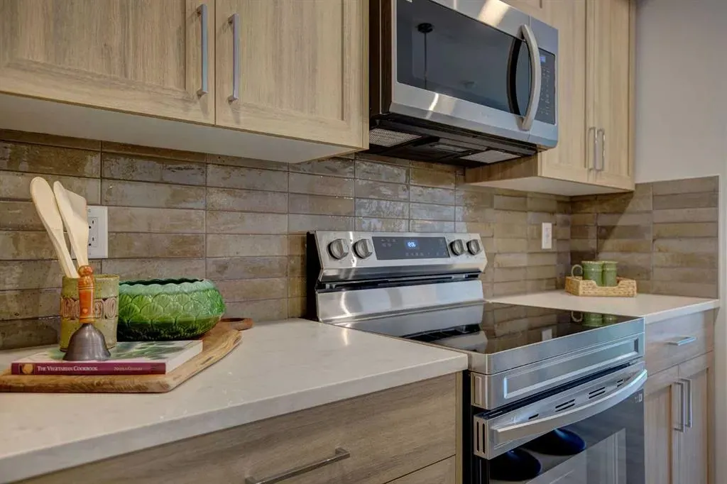 245 Edith Place NW, #409