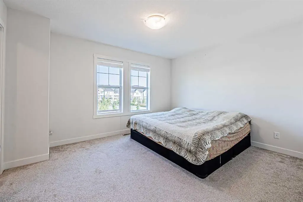 329 south point Green SW