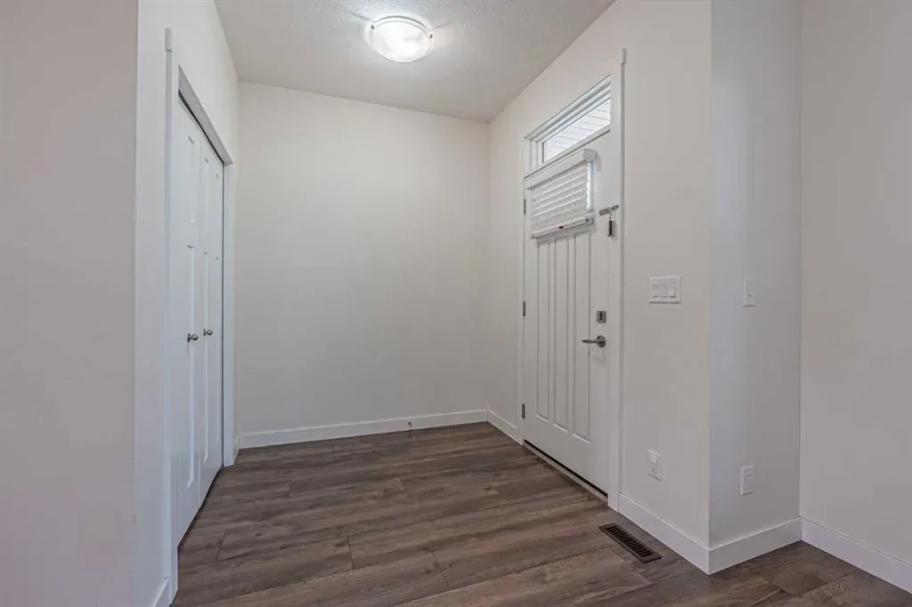 329 south point Green SW