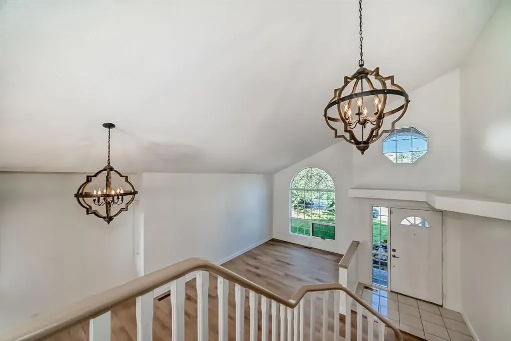 118 Signature Close SW