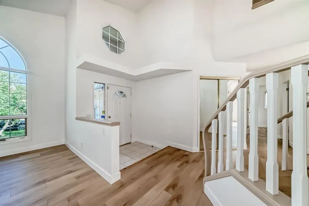 118 Signature Close SW