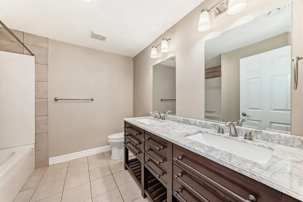 118 Signature Close SW