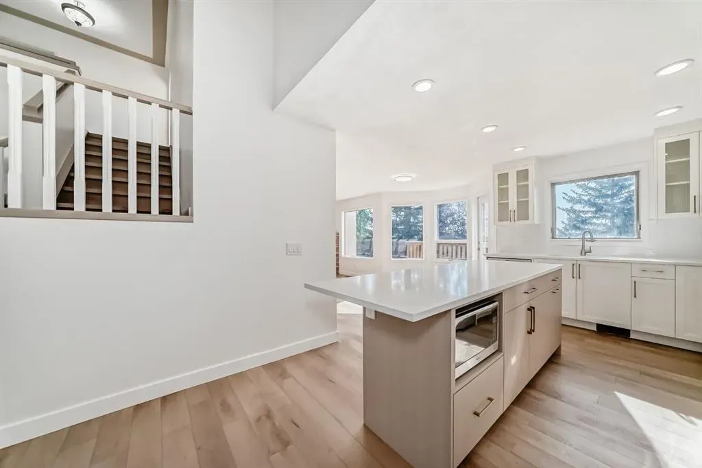 118 Signature Close SW