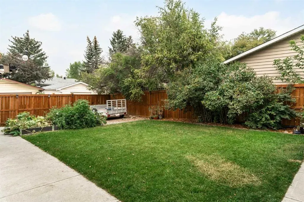 92 Baker Crescent NW