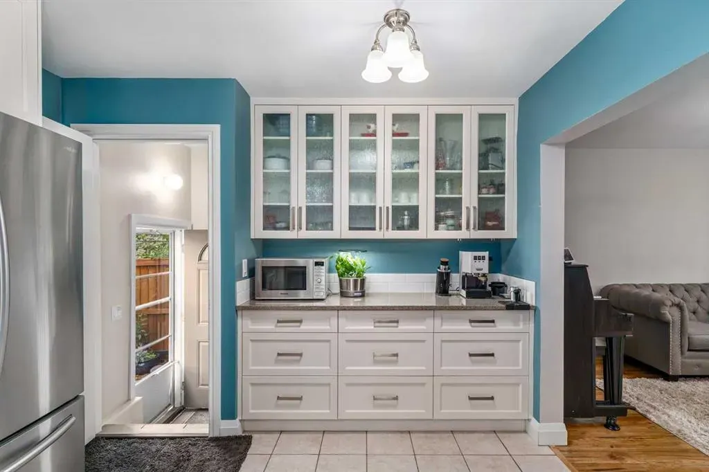 92 Baker Crescent NW