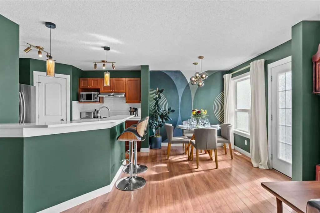 120 Evansdale Way NW