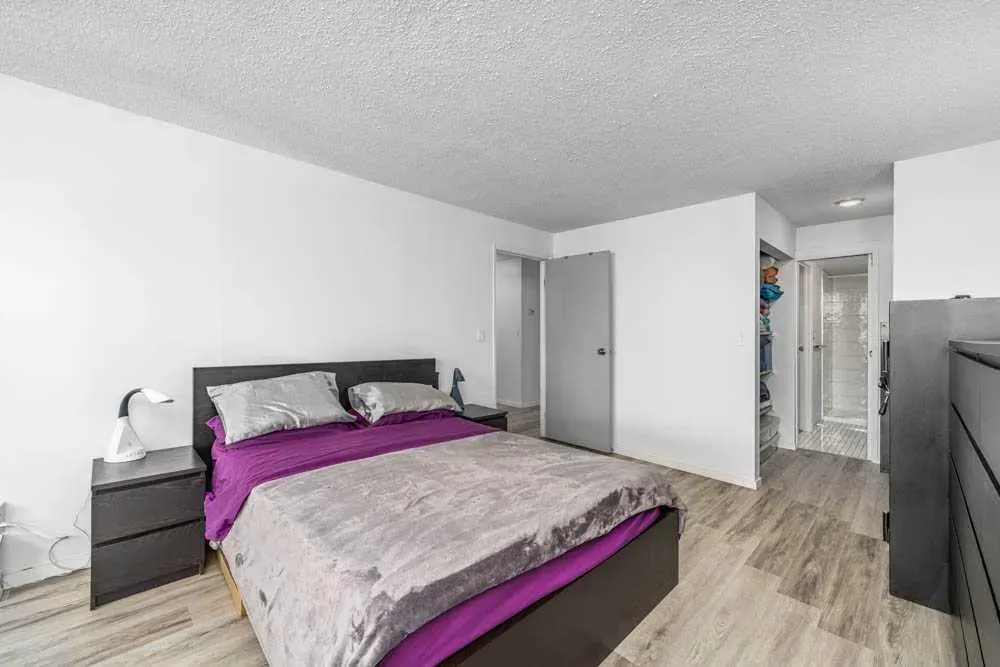 511 56 Avenue SW, #406
