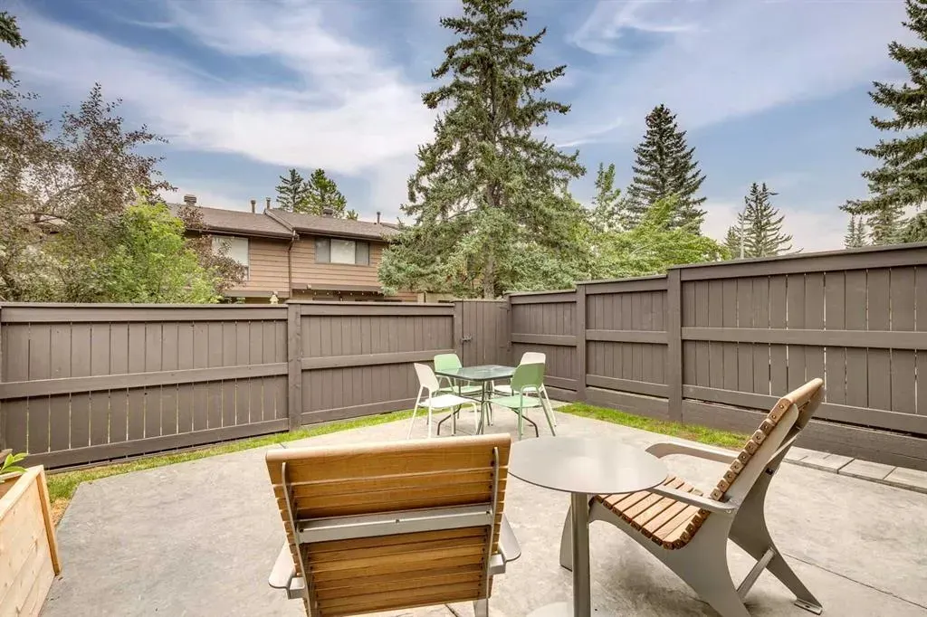 2300 Oakmoor Drive SW, #101