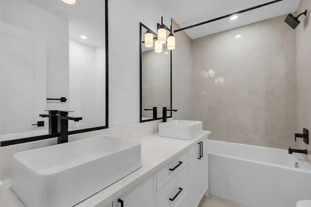 119 Macewan Glen Way NW