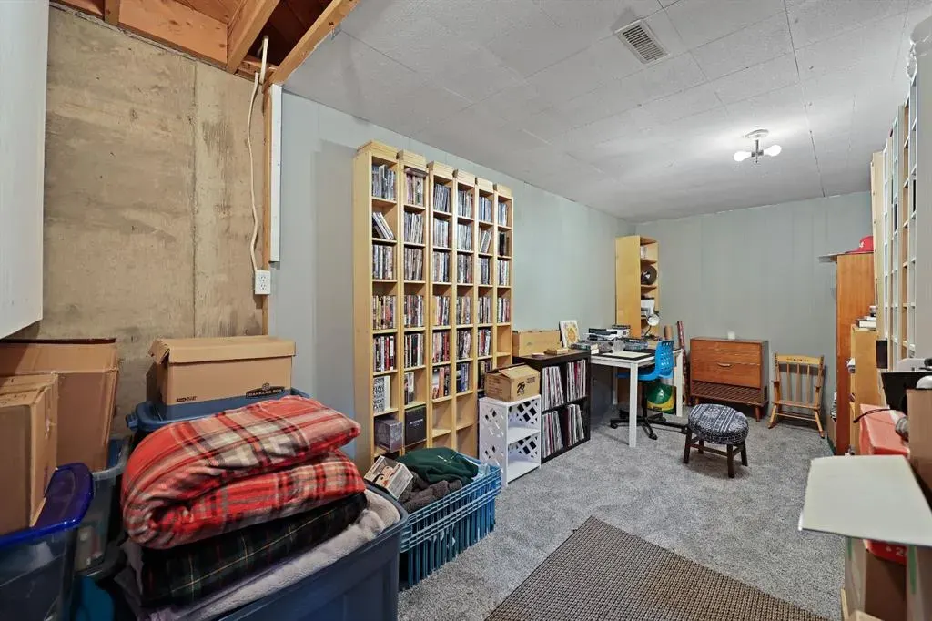 7132 & 7130 35 Avenue NW