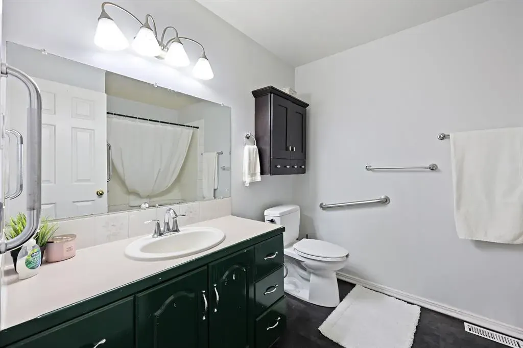 7132 & 7130 35 Avenue NW