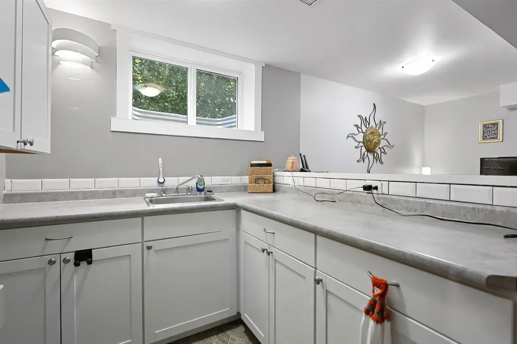 7132 & 7130 35 Avenue NW