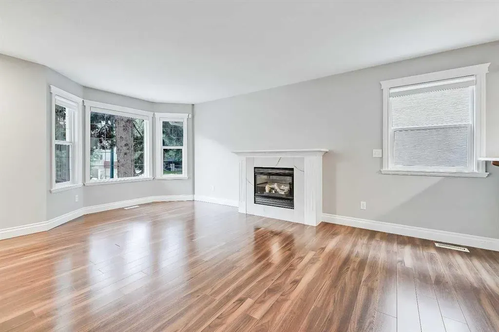 512 56 Avenue SW, #1