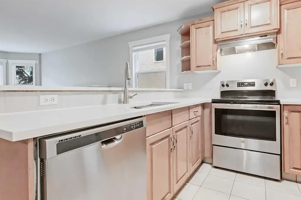 512 56 Avenue SW, #1