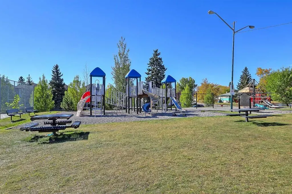 512 56 Avenue SW, #1