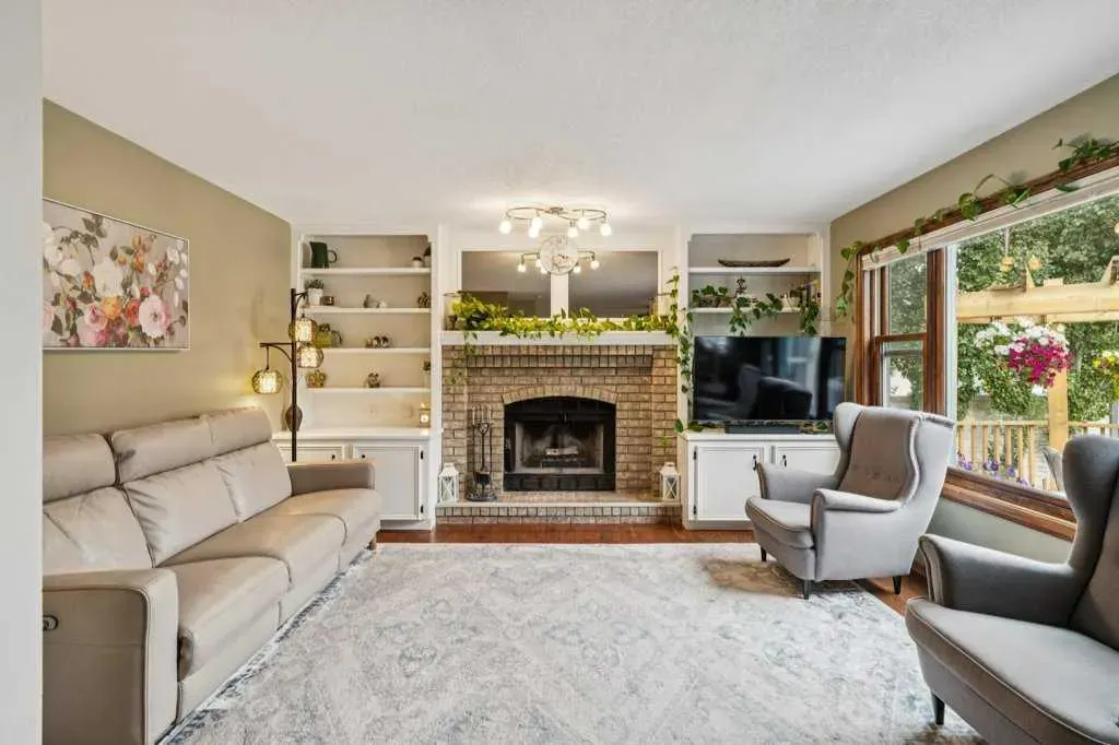 59 Sandringham Close NW