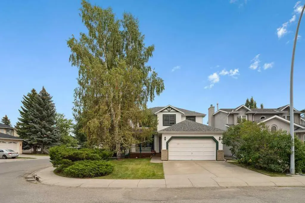 59 Sandringham Close NW