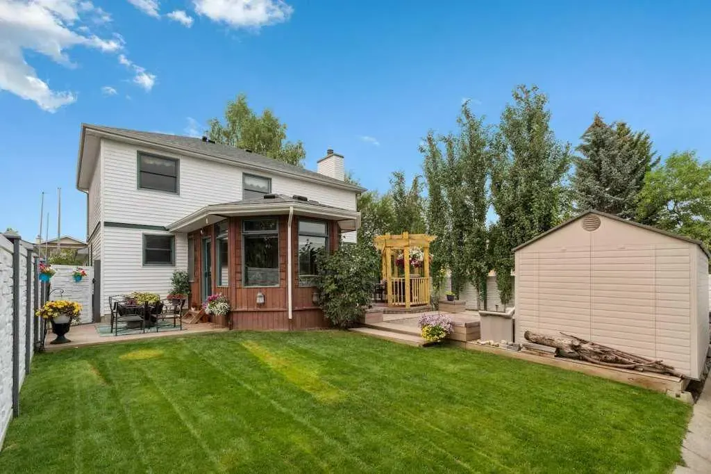 59 Sandringham Close NW