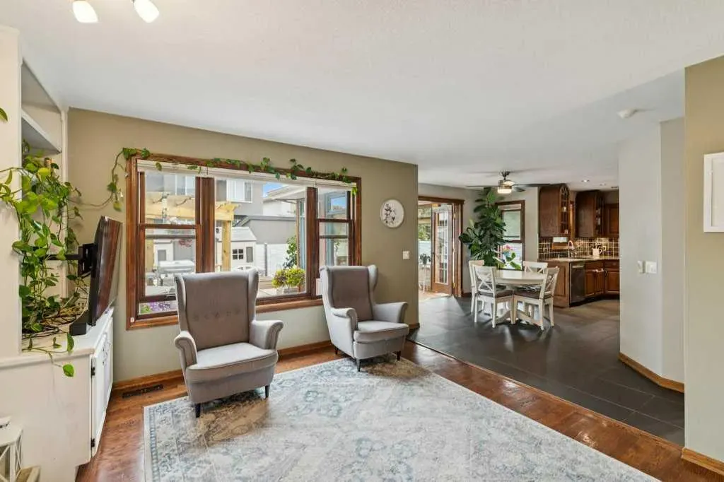 59 Sandringham Close NW