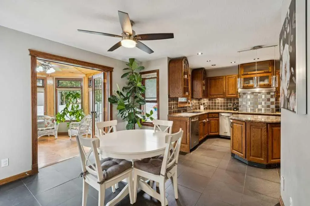 59 Sandringham Close NW