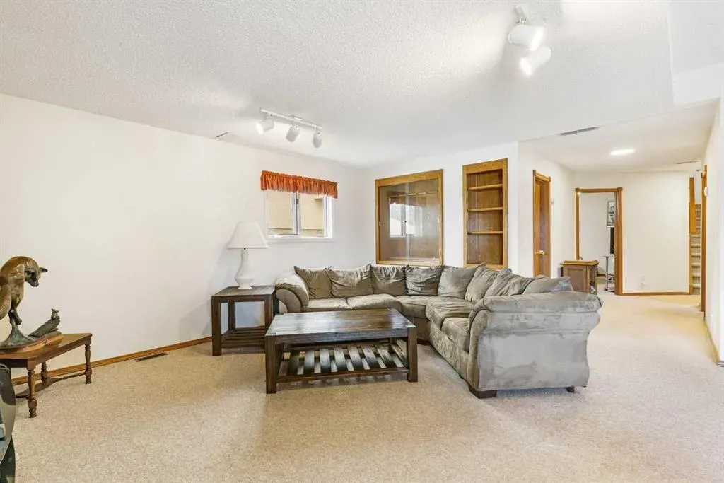 50 Millview Rise SW