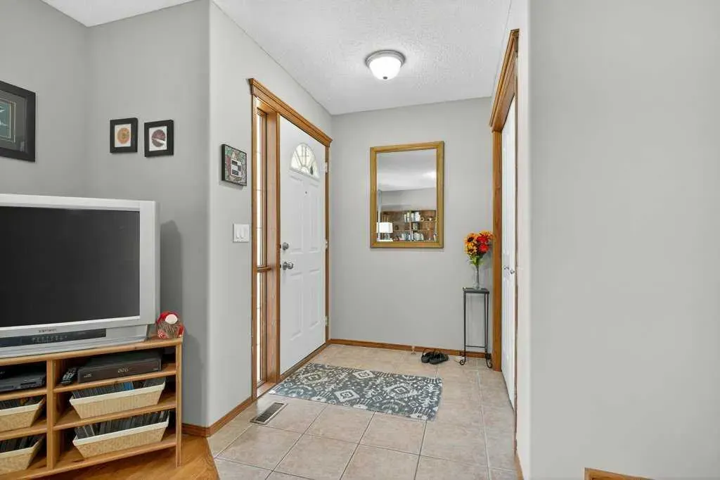 136 Hidden Hills Place NW