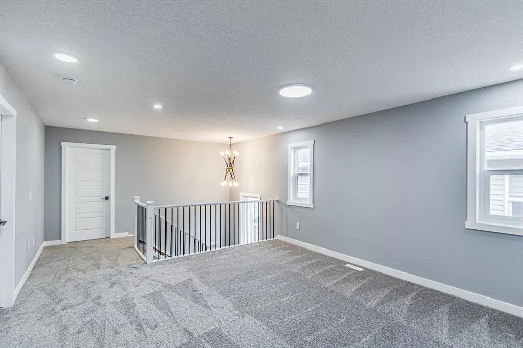 959 Corner Meadows Way NE