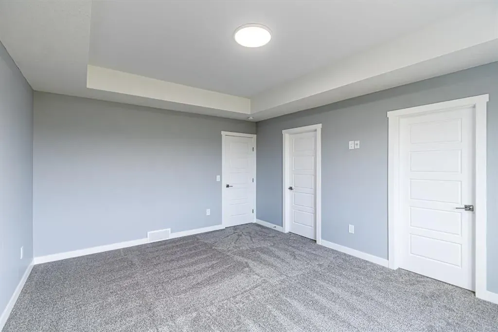 959 Corner Meadows Way NE