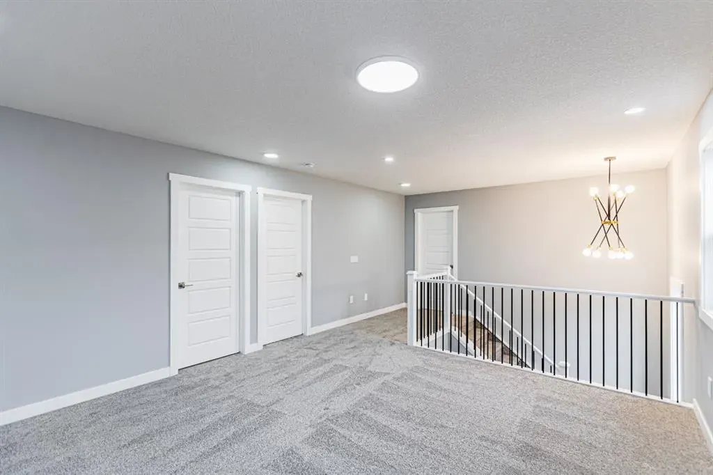 959 Corner Meadows Way NE