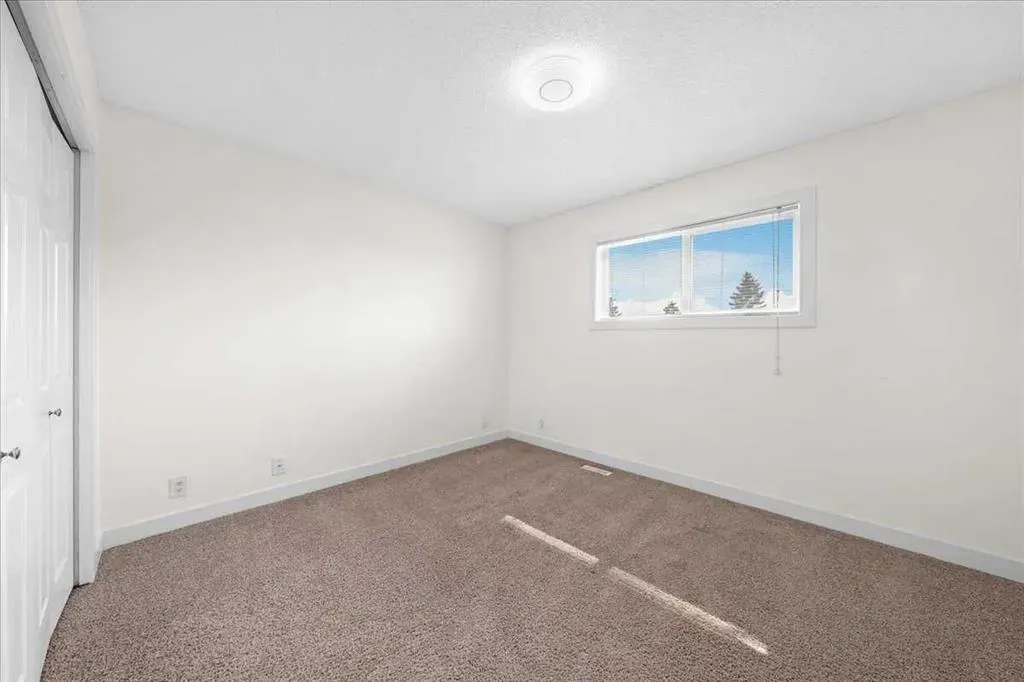 61 Falmere Way NE