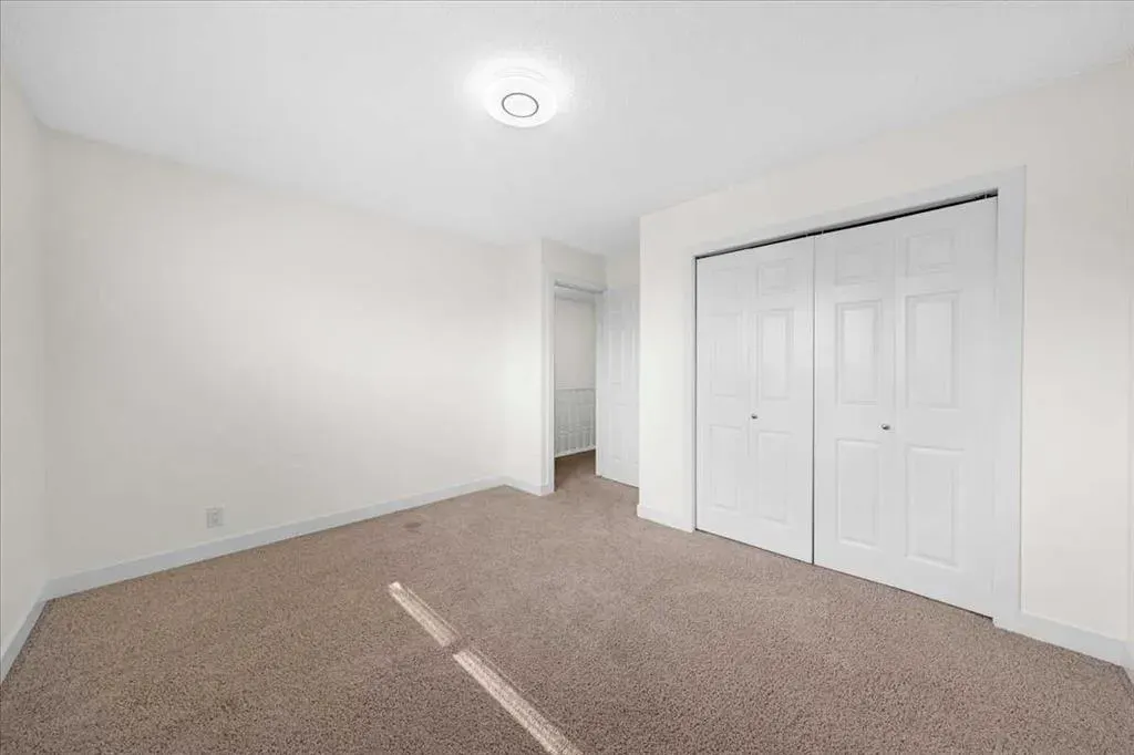 61 Falmere Way NE