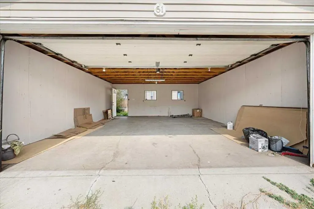 61 Falmere Way NE