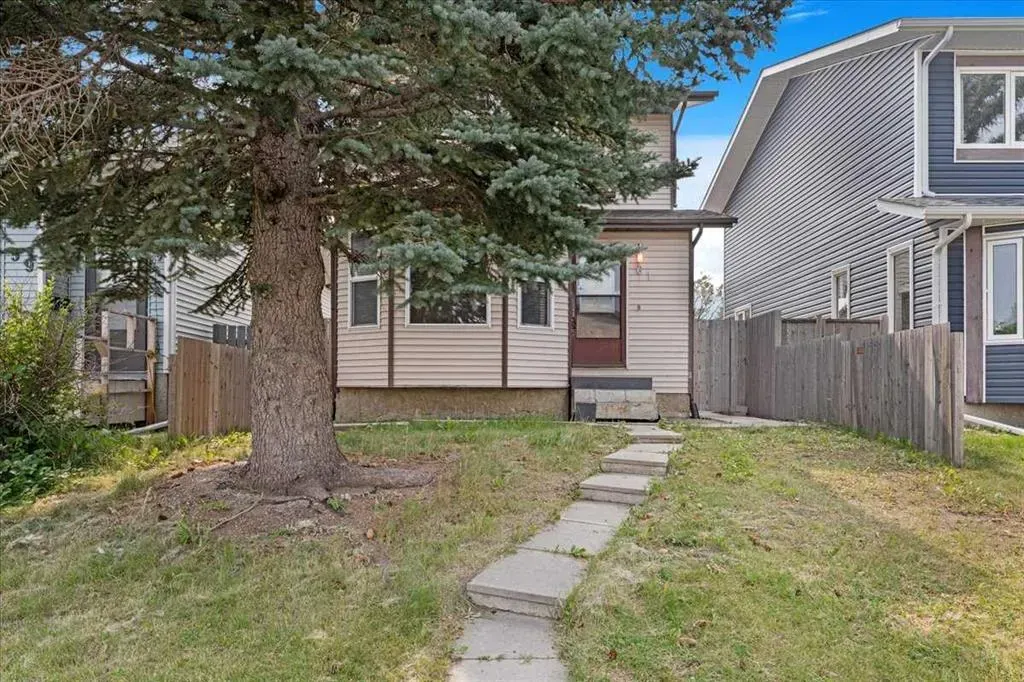 61 Falmere Way NE