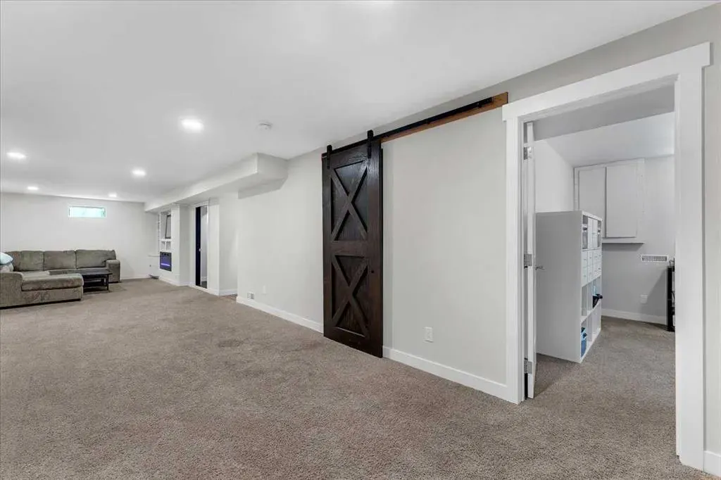 85 Warwick Drive SW