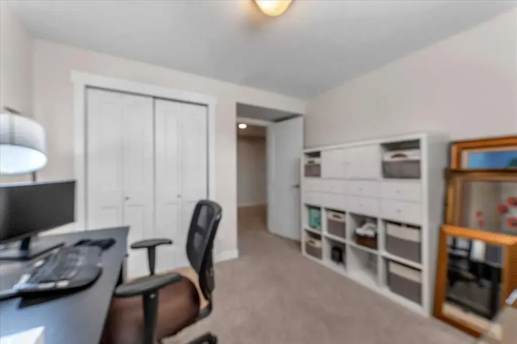 85 Warwick Drive SW