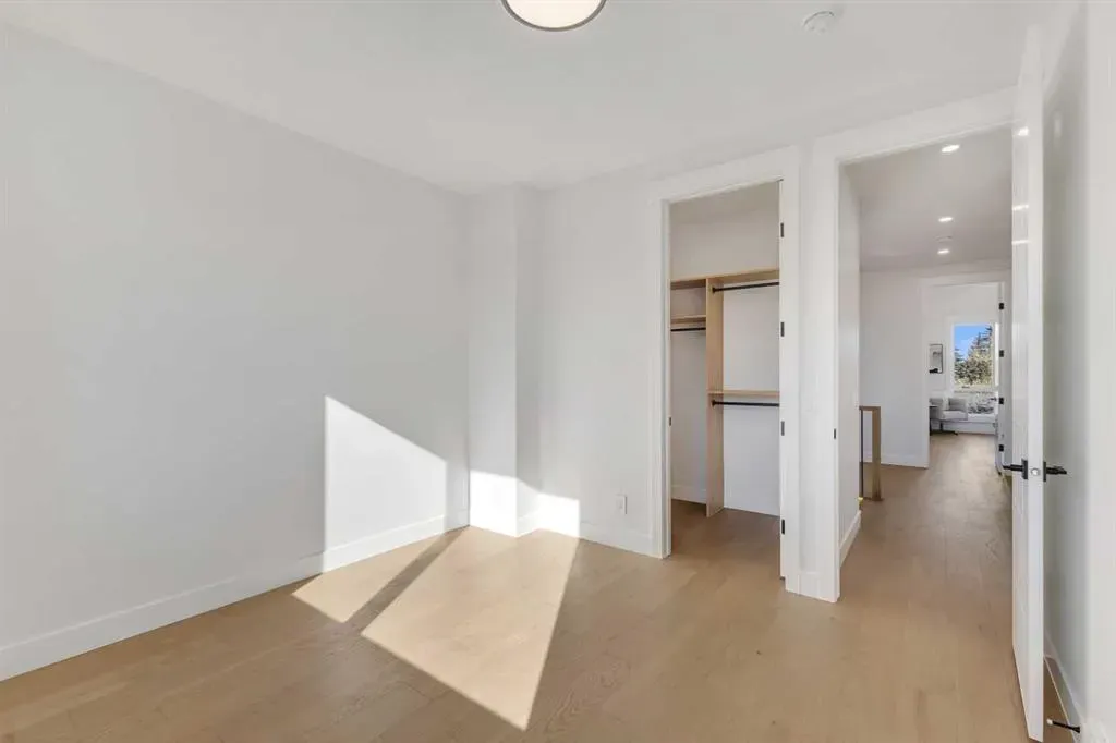 2713 Cochrane Road NW