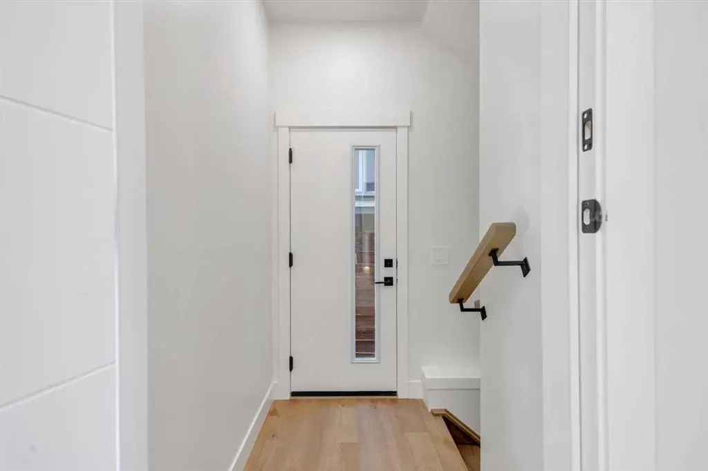 2713 Cochrane Road NW