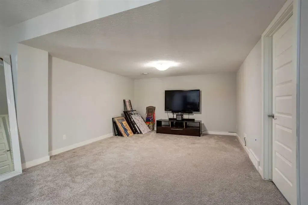 30 Nolanhurst Gardens NW