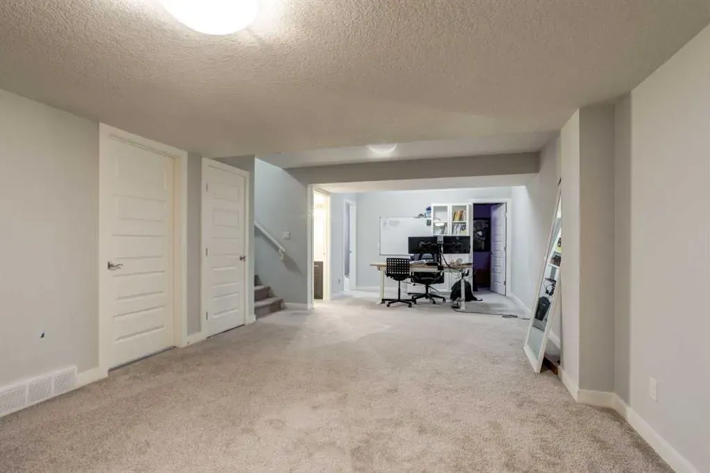 30 Nolanhurst Gardens NW